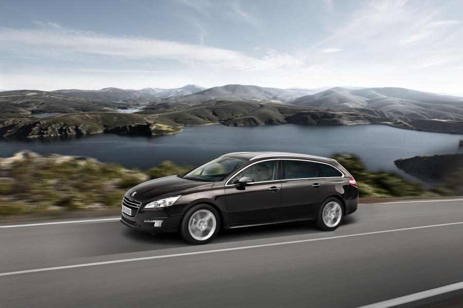  Peugeot 508 SW 2010 года  (фото 12 из 33)